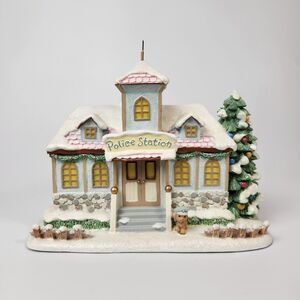 Precious Moments Hawthorne Village Christm Mugs and Hugs Precinct Police Station